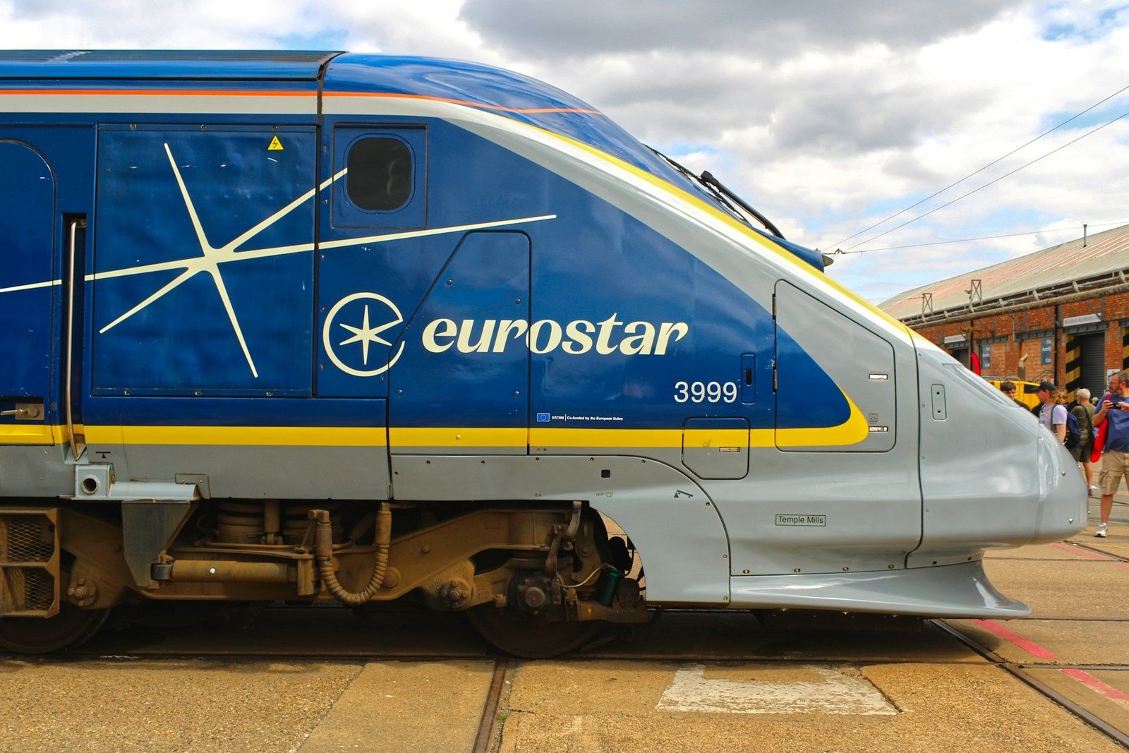 Side of a blue and yellow Eurostar train